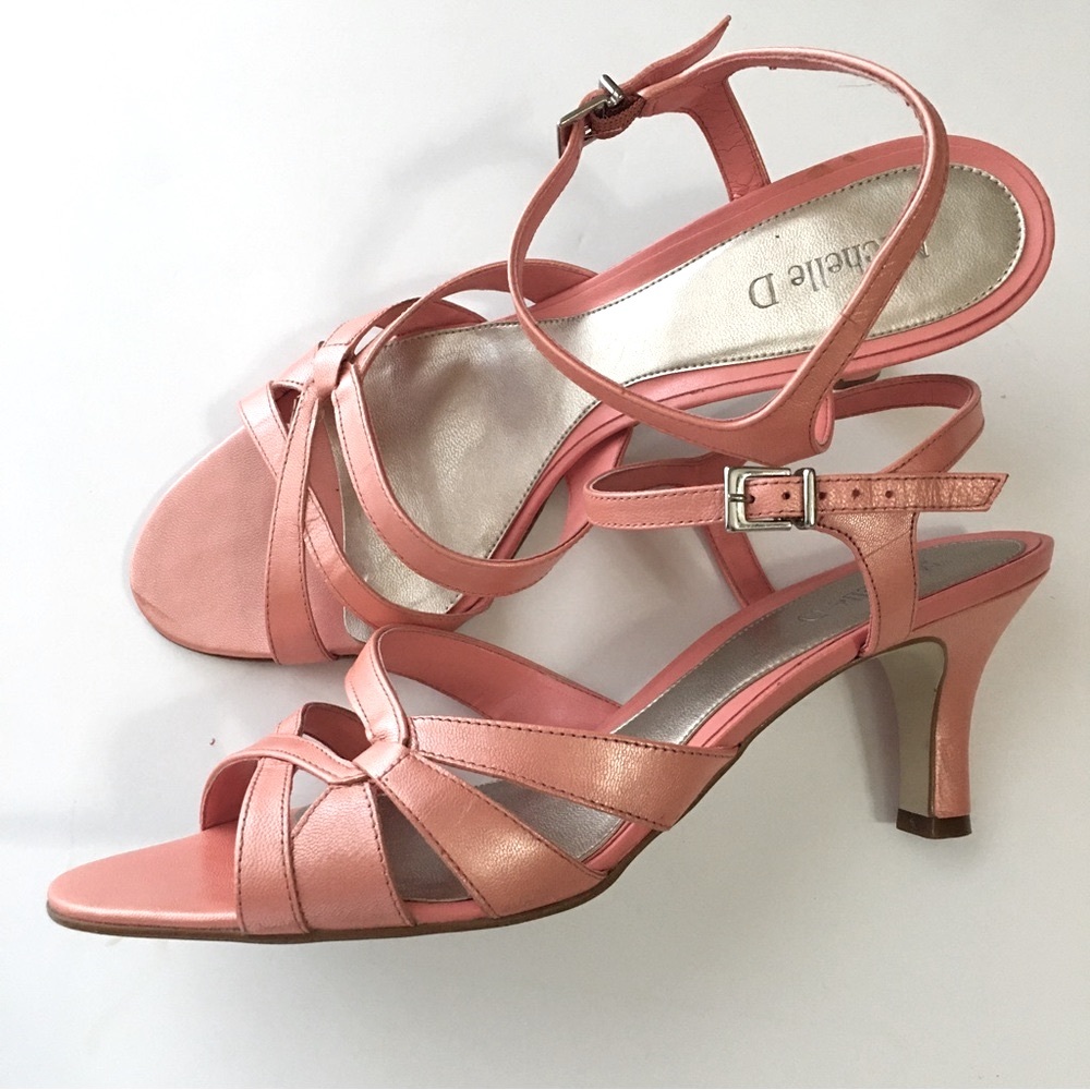 Michelle D Heels